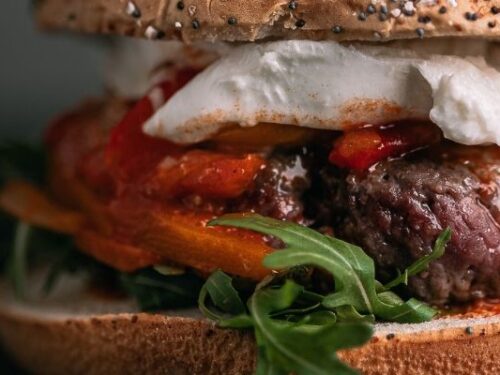 Rundshamburger met peperonata