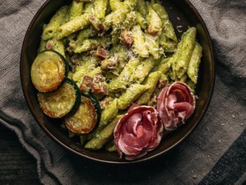 Penne met courgettepesto pancetta header