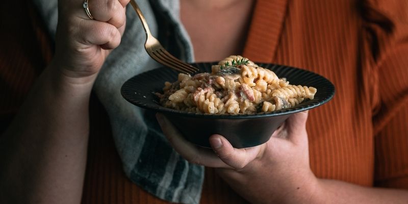 creamy pasta met spek & champignons