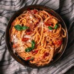 Zoetzure spaghetti met tomaat & paprika