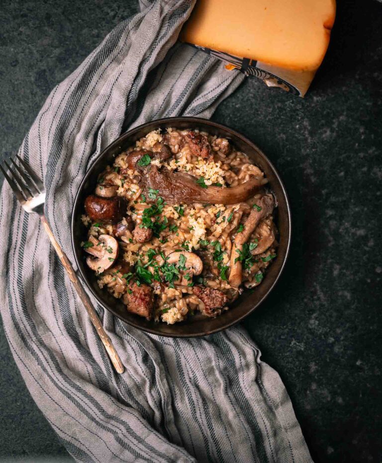 Risotto met Flandrien kaas en afgewerkt met bospaddenstoelen en peterselie