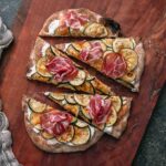 Pinsa met courgette, ricotta & coppa