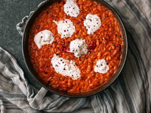 Bord met orzo met 'nduja & burrata