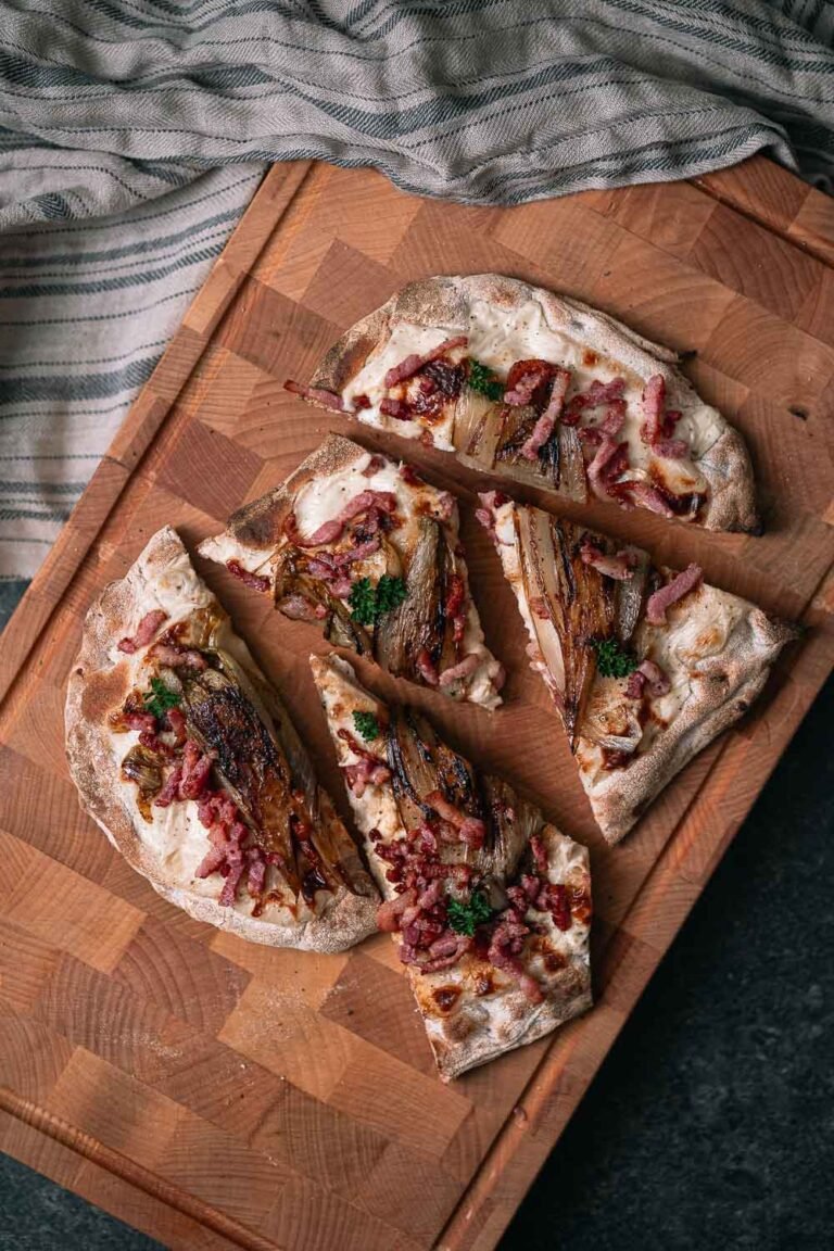 Pinsami met witloof, spek en gorgonzola-bechamel
