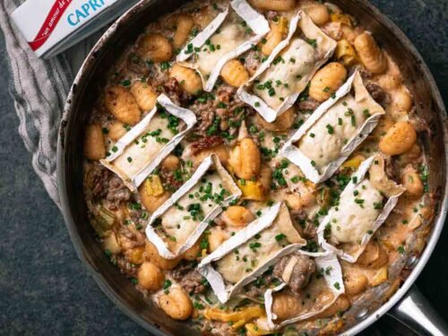 Gnocchi met prei, gehakt en Caprice des Dieux in een pan