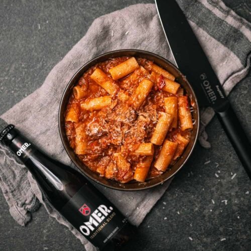 Rigatoni met Genovese saus van ossobuco en ui