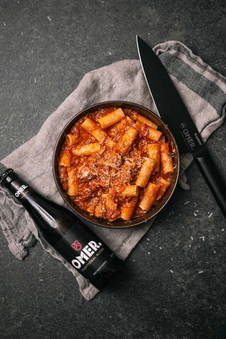Rigatoni met Genovese saus van ossobuco en ui