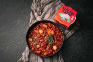 Gnocchi sorrentina met tomatensaus, basilicum en mozzarella