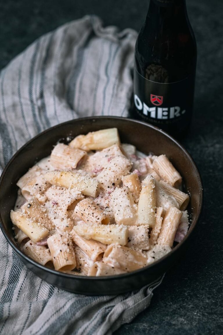 Romige pasta met asperges, pancetta en Parmezaanse kaas