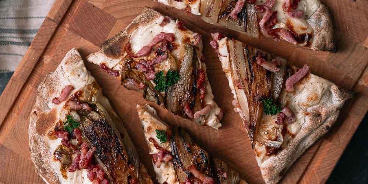 Pinsami met witloof, spek en gorgonzola-bechamel