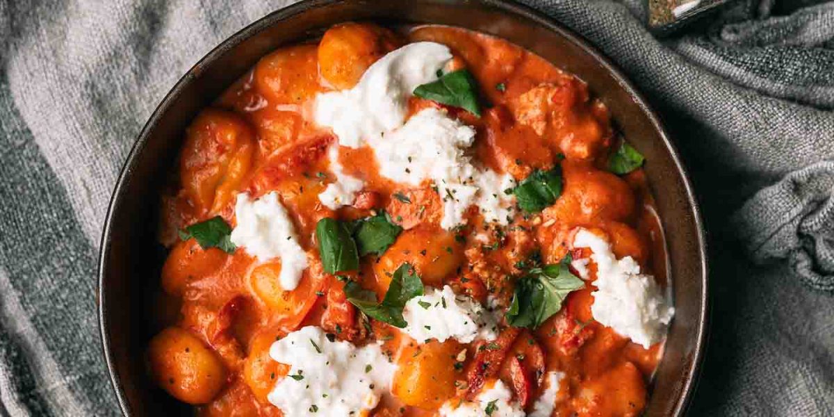romige gnocchi met Italiaanse worst & paprika